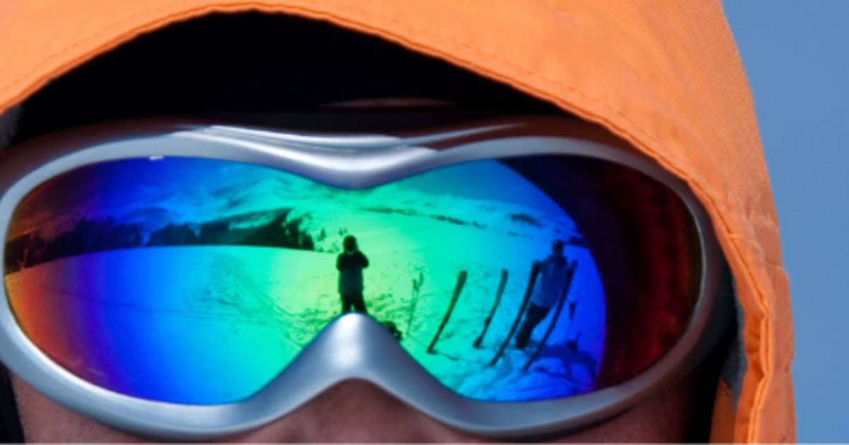 Skifahren mit Sonnenbrille